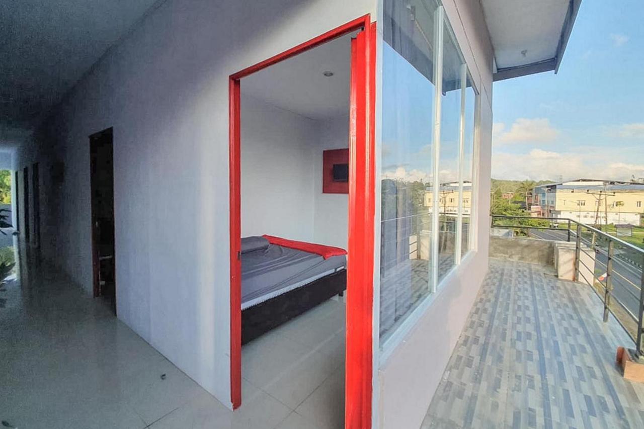 Sky Residence Tomohon Mitra Reddoorz Экстерьер фото