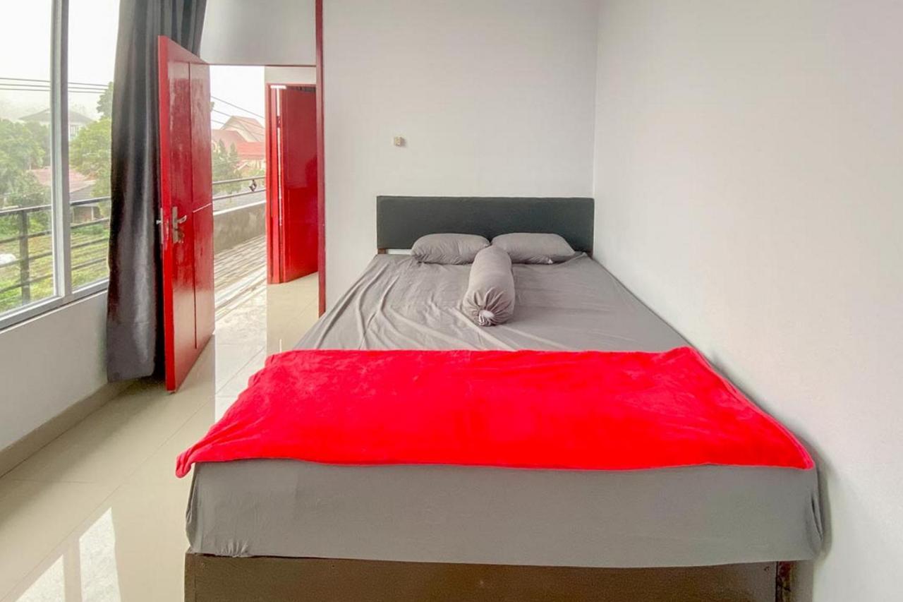Sky Residence Tomohon Mitra Reddoorz Экстерьер фото