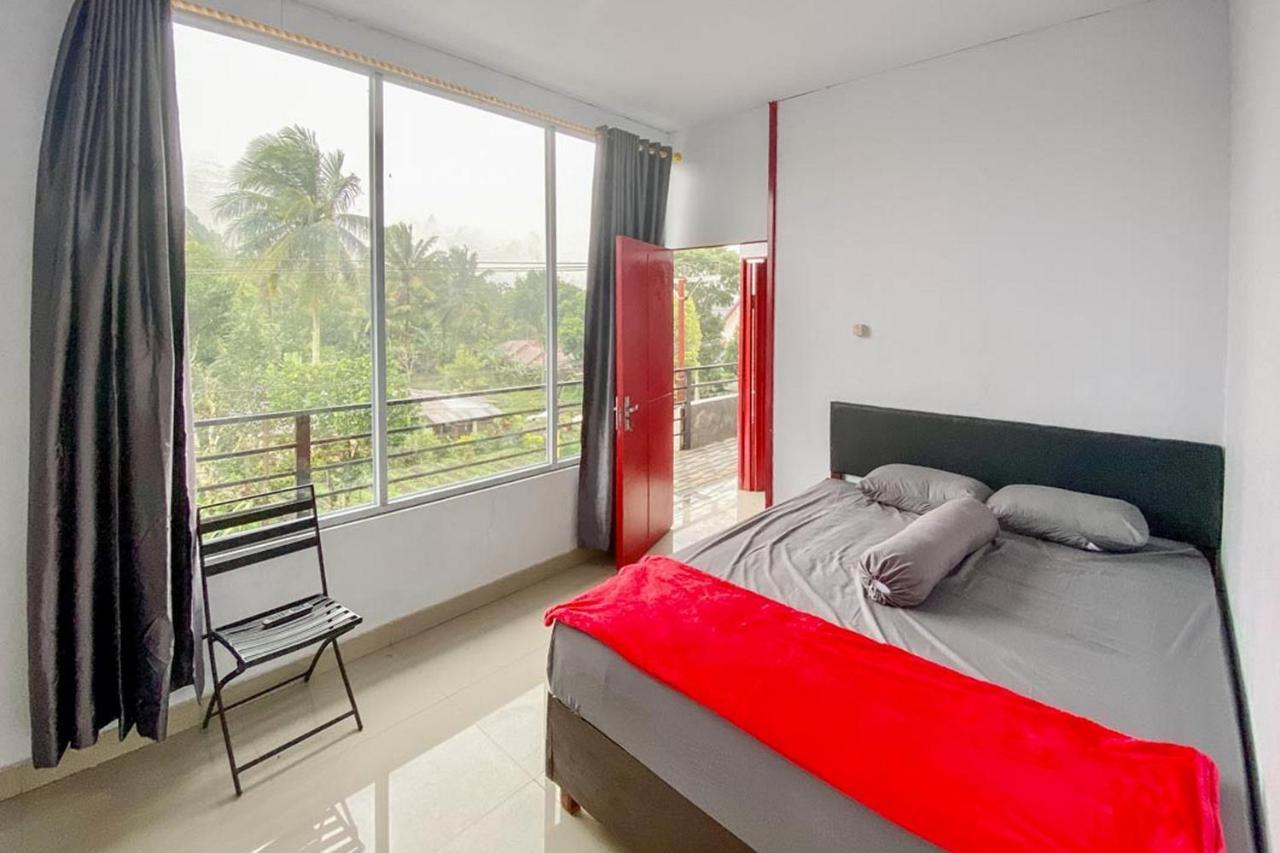 Sky Residence Tomohon Mitra Reddoorz Экстерьер фото