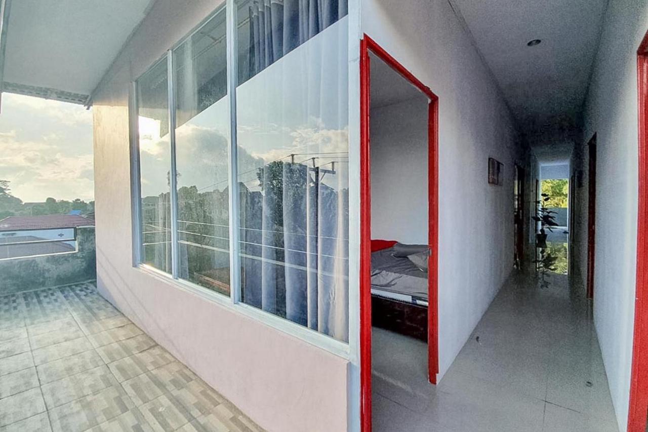 Sky Residence Tomohon Mitra Reddoorz Экстерьер фото